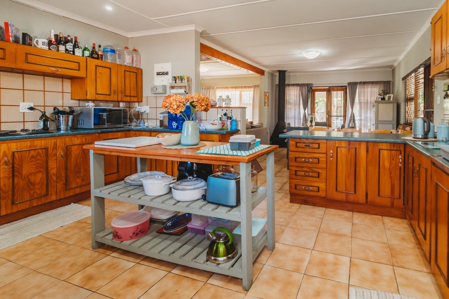 5 Bedroom Property for Sale in Heatherlands Western Cape